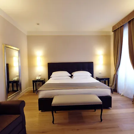 Hotel Palazzo San Lorenzo & 4*