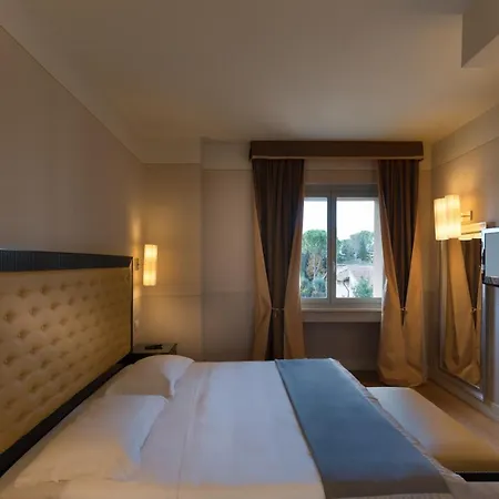 Hotel Palazzo San Lorenzo & 4*