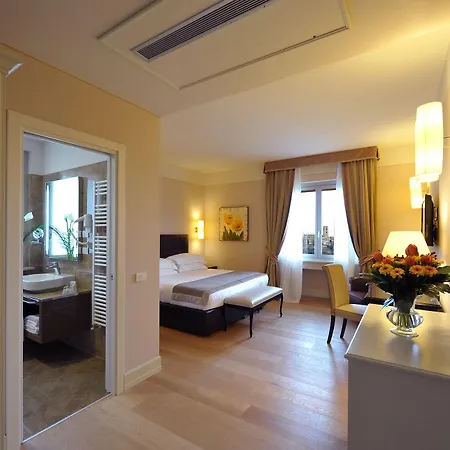 Hotel Palazzo San Lorenzo & 4*