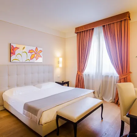 Palazzo San Lorenzo & 4* Colle Val D'Elsa