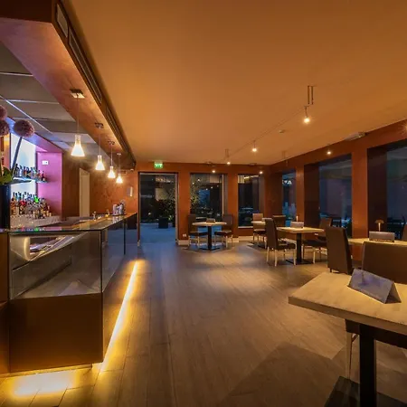 Hotel Palazzo San Lorenzo & 4*