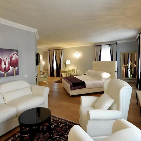 Hotel Palazzo San Lorenzo & 4*