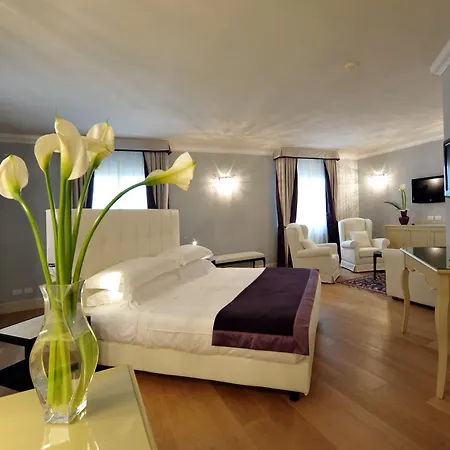 Palazzo San Lorenzo & 4*