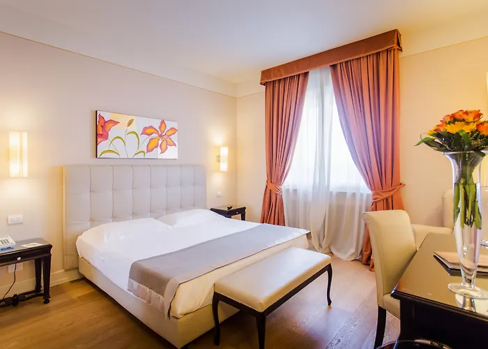 Palazzo San Lorenzo & 4* Colle Val D'Elsa